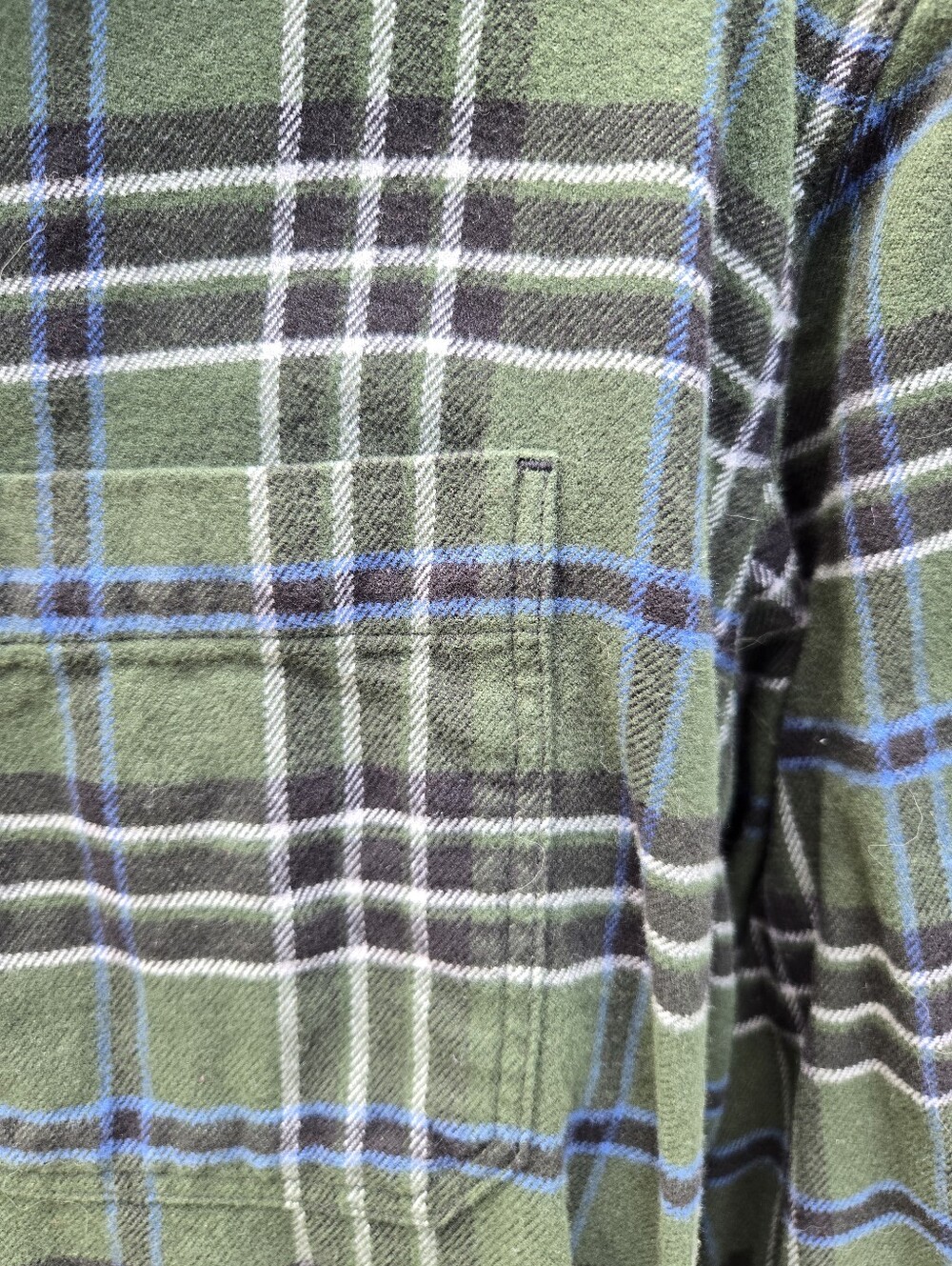 NWOT Uniqlo Flannel Plaid Button Up Shirt - Picture 3 of 6